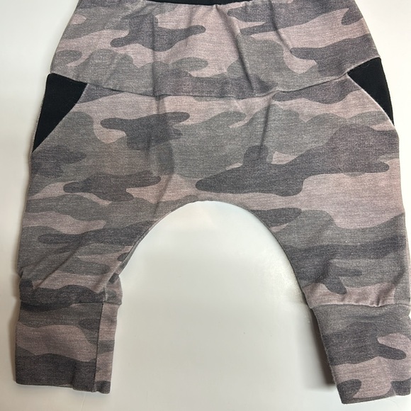 Camo Print Kids Jogger Pants - Picture 3 of 4
